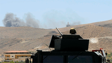 Ejército de Líbano ataca posiciones terroristas en la frontera con Siria Ejército de Líbano ataca posiciones terroristas en la frontera con Siria